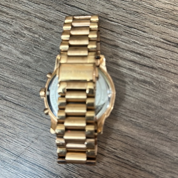 Michael Kors Watch - Picture 2 of 2